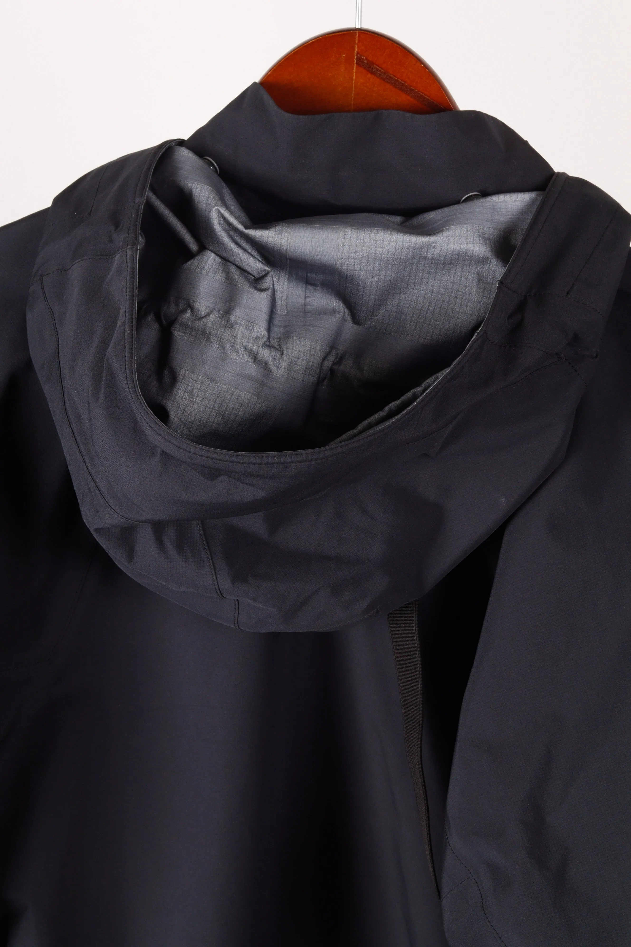 Acronym SS22 'J96-GT GORETEX Pro Hardshell' Jacket Black (2022)