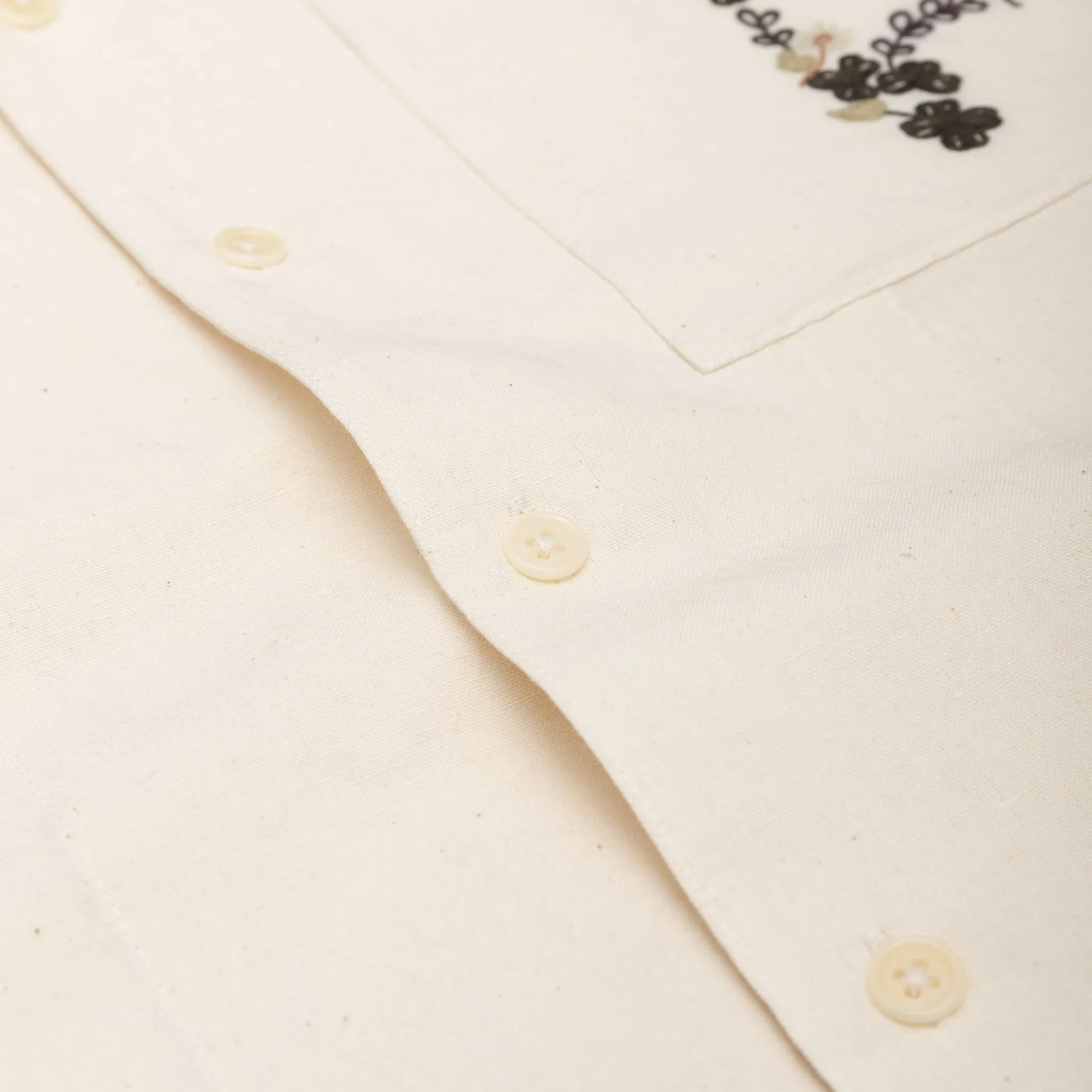 GREETINGS S/S SHIRT CLOVER EMBROIDERY