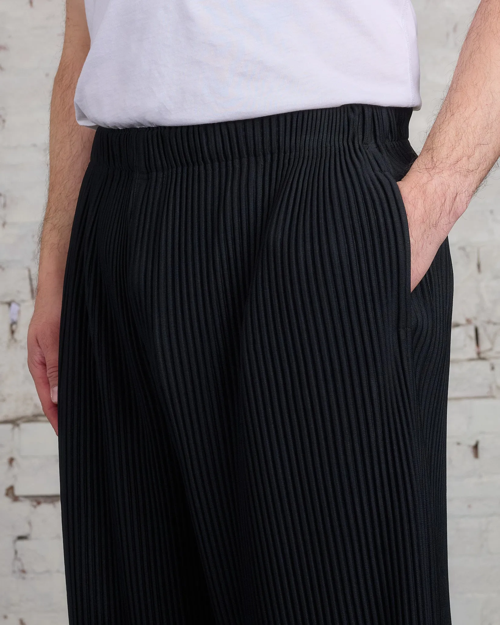 HOMME PLISS ISSEY MIYAKE Pleats September Straight Pant Black