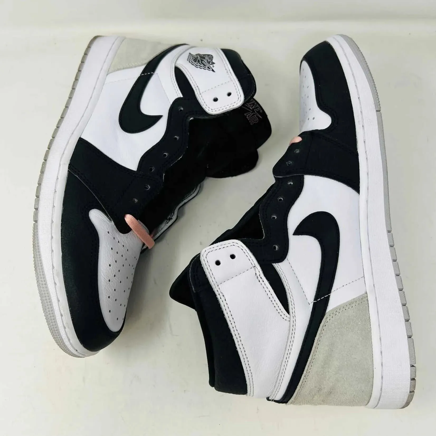 Jordan 1 Retro High OG Bleached Coral