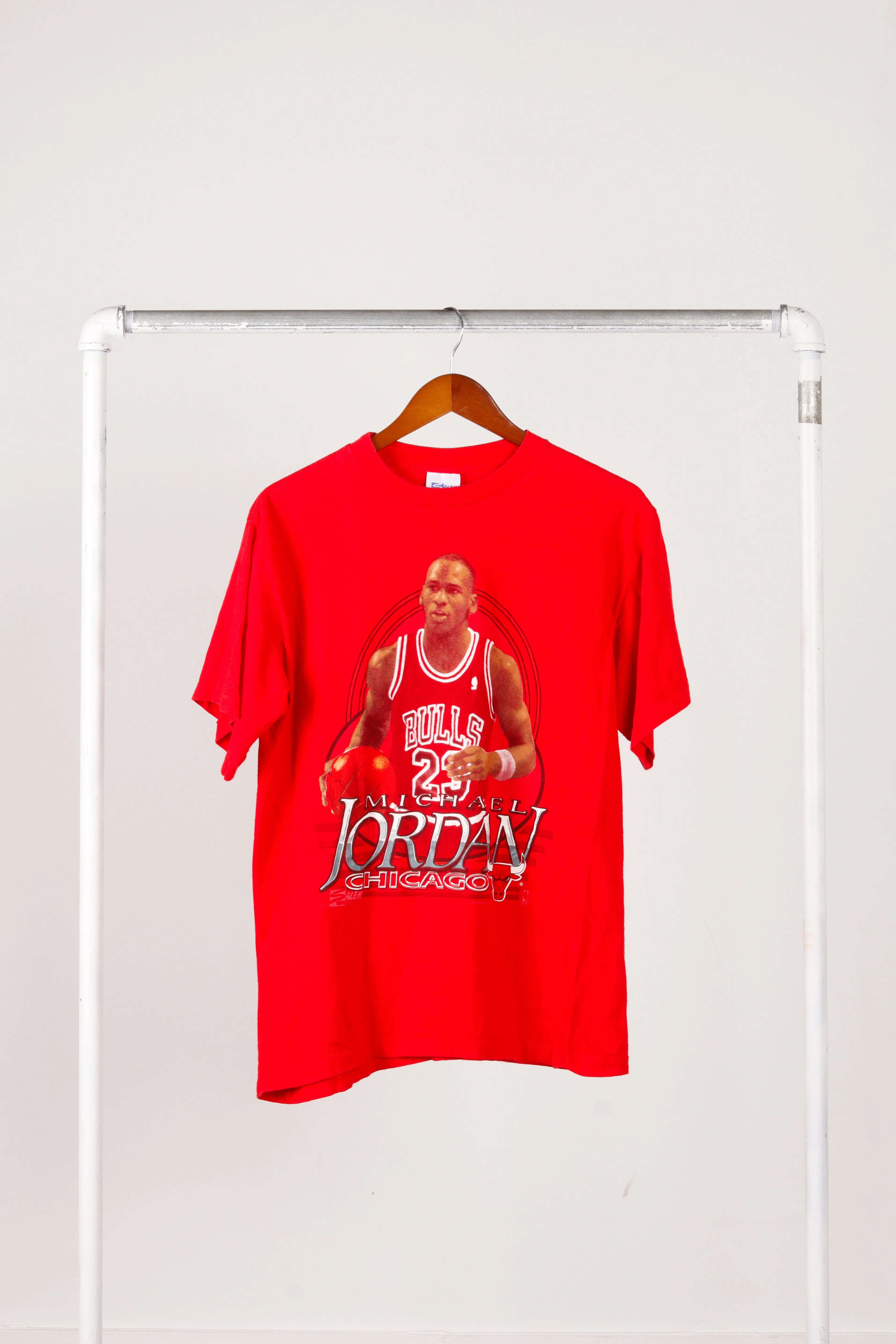 Vintage 1990 Chicago Bulls 'Michael Jordan Photo Graphic' T-Shirt Red [Large]